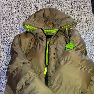 Soul star puffer coat, olive green with neon green lining. Size L
